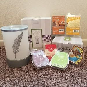 Scentsy Quill Lampshade Warmer and 8 Wax Bars